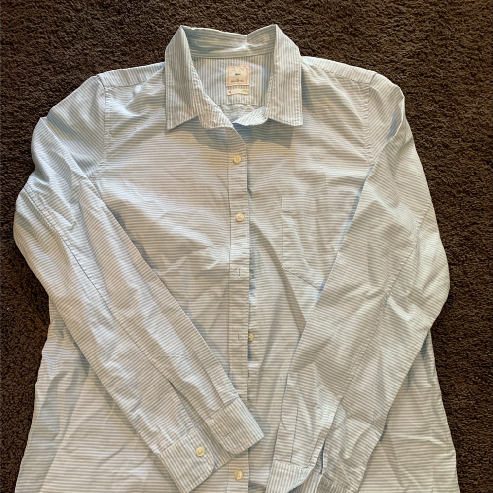 Gap blue and white striped button-down shirt.